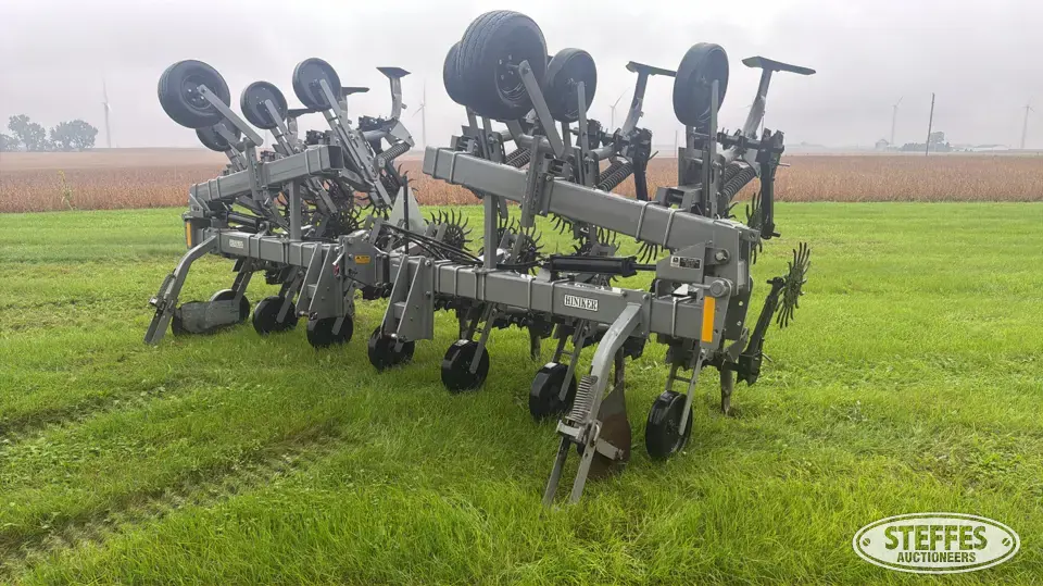 Hiniker row crop cultivator