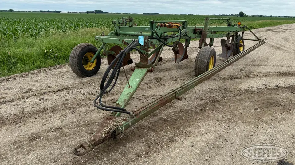 John Deere 3100 Plow
