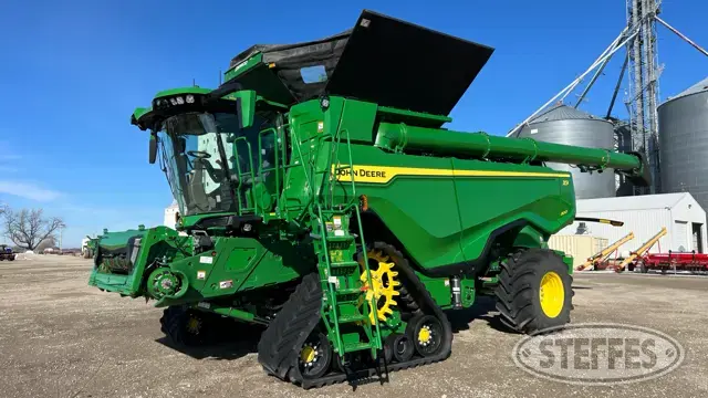 2023 John Deere X9 1100