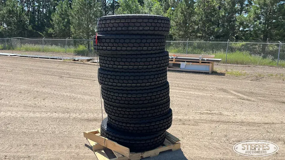 (8) Headway HLD811 11R22.5 tires Truck Tire