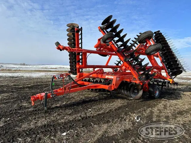 2013 Kuhn Krause 8300