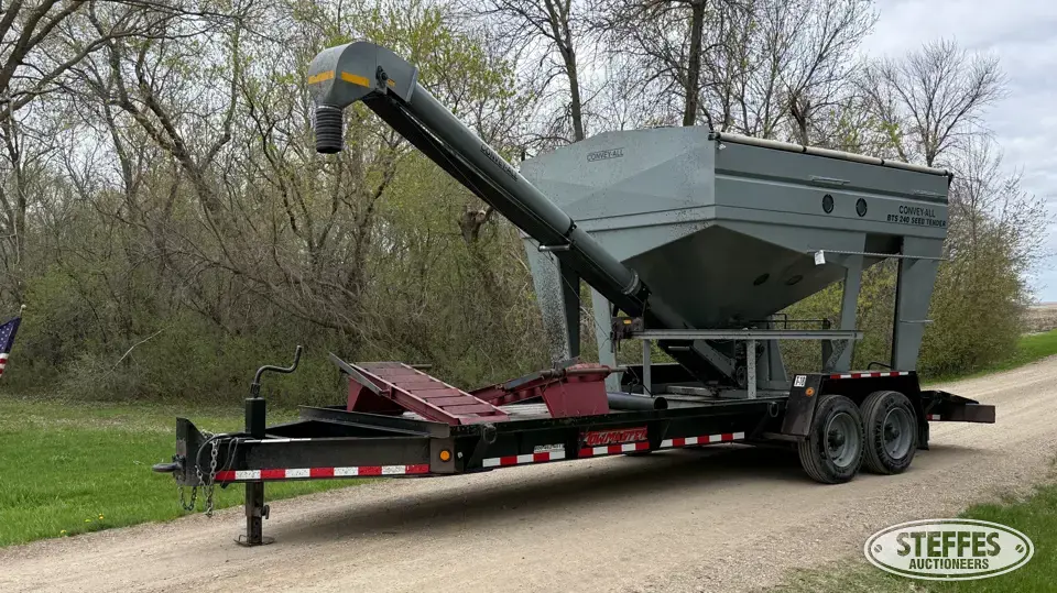 2004 Convey-All BTS240 Bulk Seed Tender Trailer