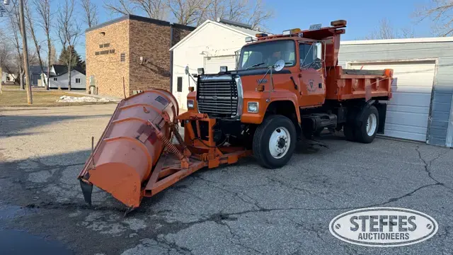 1992 Ford L8000
