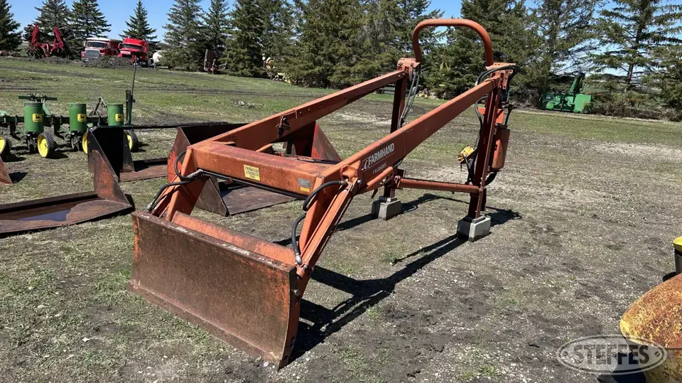 Farmhand F11 Tractor Loaders and Attachment