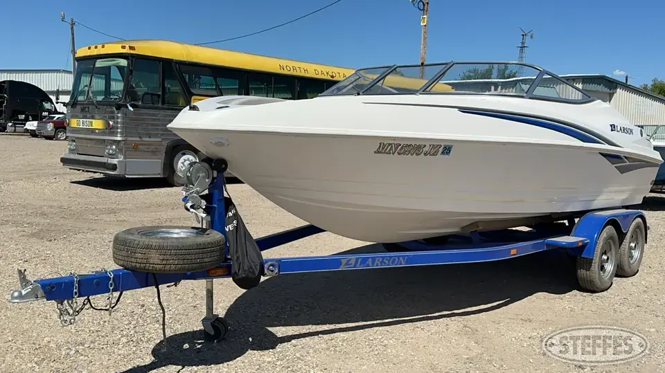 2005 Larson Senza 206 Boat