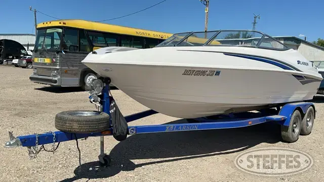 2005 Larson Senza 206