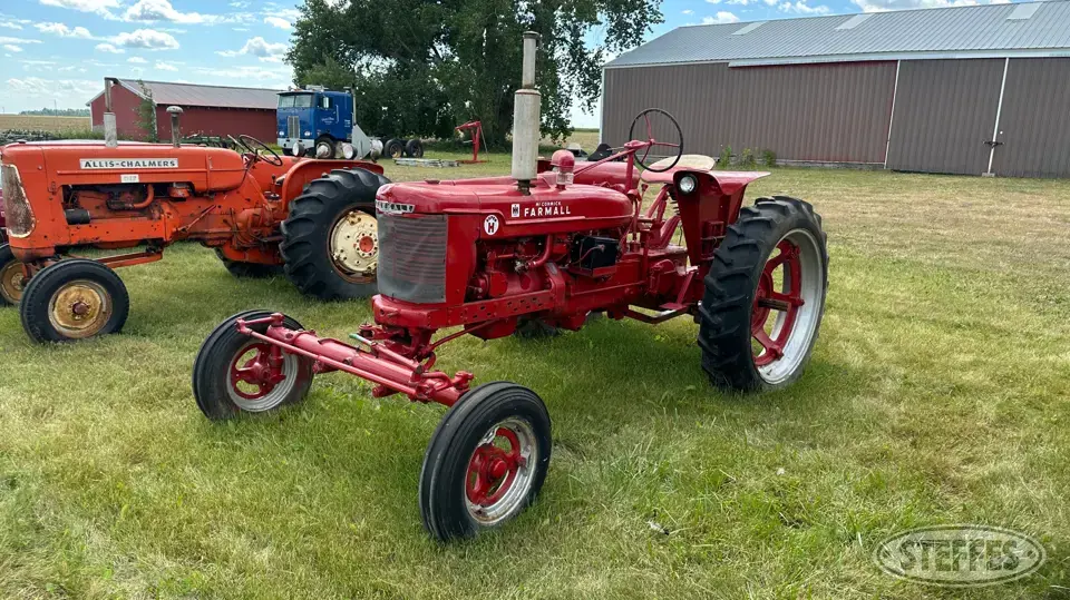 1948 Farmall H Collectible Tractor