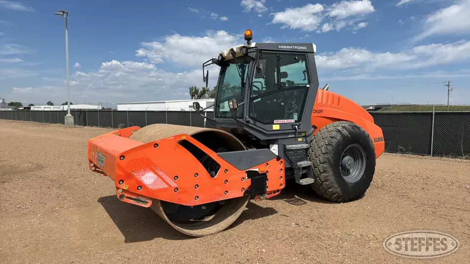 2015 Hamm H13i Self-Propelled Smooth Drum Compactor