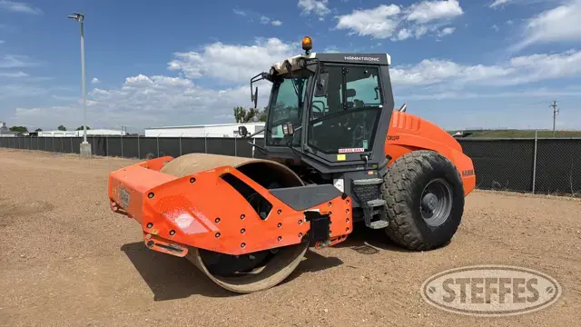 2015 Hamm H13i