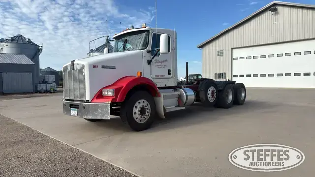 2003 Kenworth T800