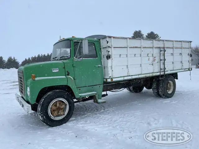 1975 Ford F700