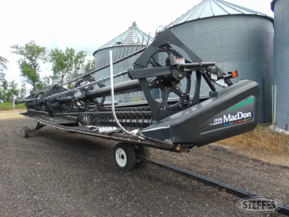 2011 MacDon FD70 Draper Head