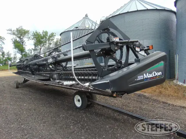 2011 MacDon FD70