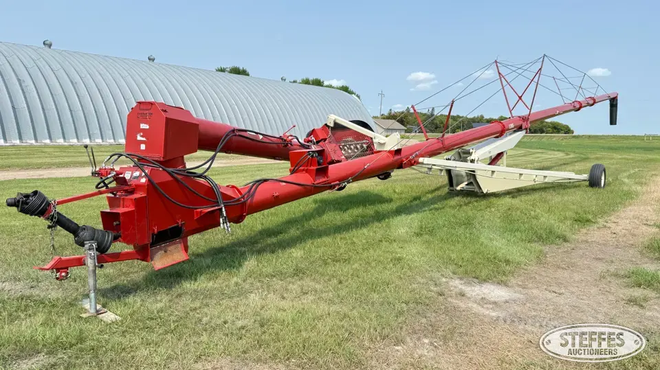 Farm King Y1395TM Swing Hopper Auger