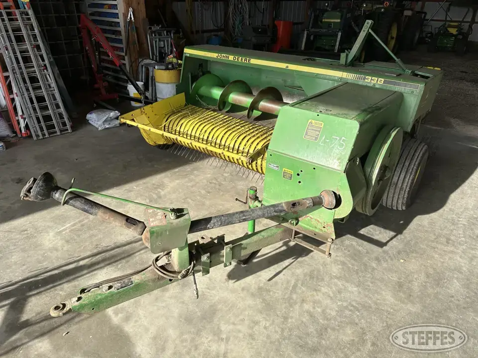 John Deere 338 Square Baler