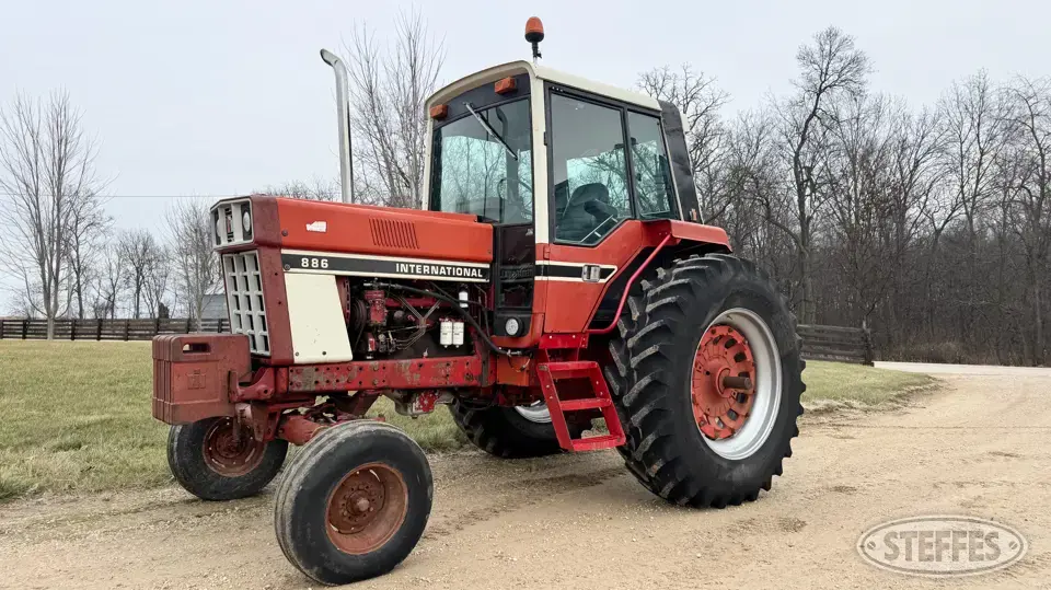 1979 International 886 2WD Tractor