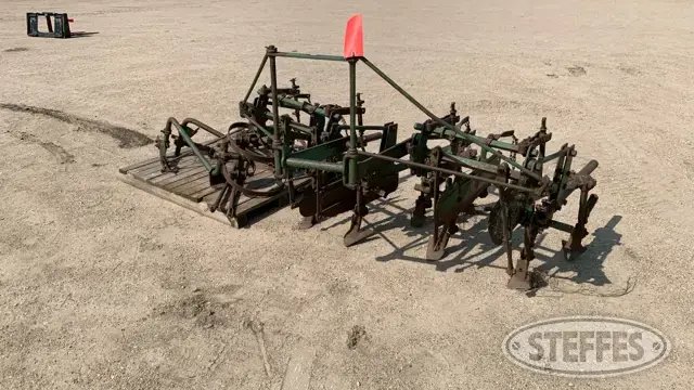 John Deere M