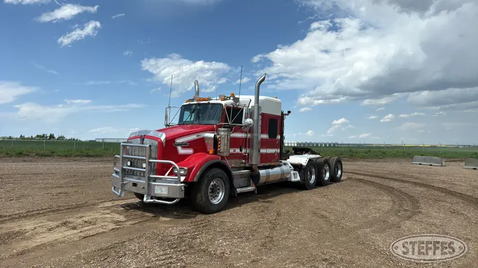 2003 Kenworth T800B Winch Truck