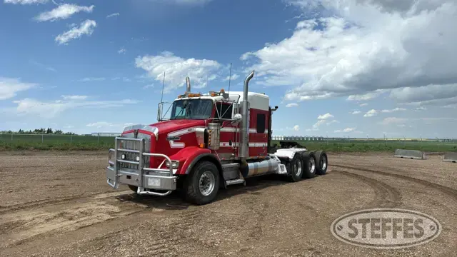 2003 Kenworth T800B