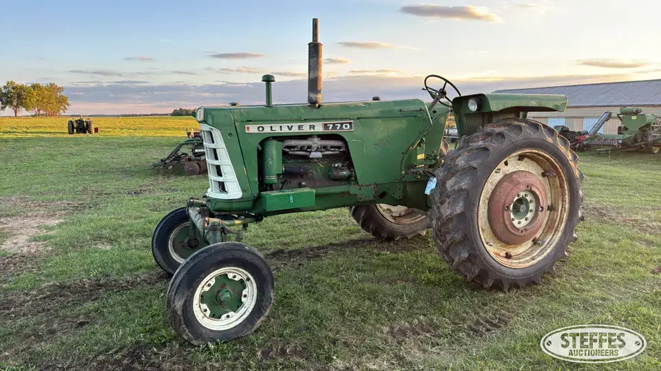 1964 Oliver 770 2WD Tractor