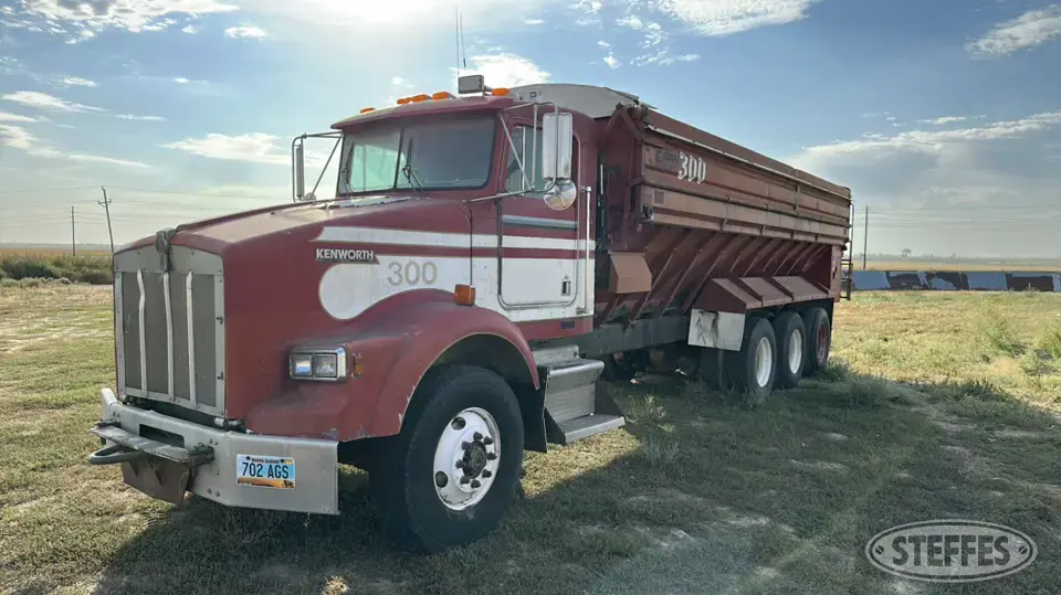 1987 Kenworth T800 Tri-Axle Boxed Truck