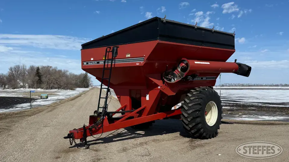 Unverferth 8200 Grain Cart