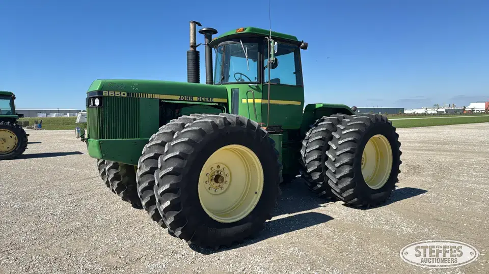 John Deere 8650 4WD Tractor