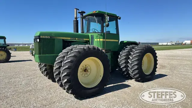John Deere 8650