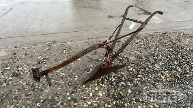 Walk-behind single bottom plow