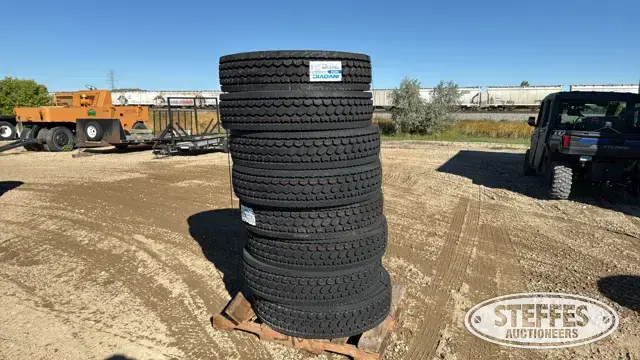 (8) Invovic FM750 11R22.5 tires