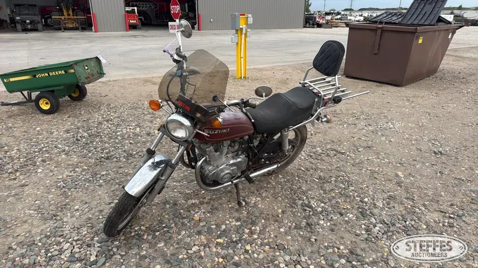 1979 Suzuki GS425 Motorcycles and Scooter