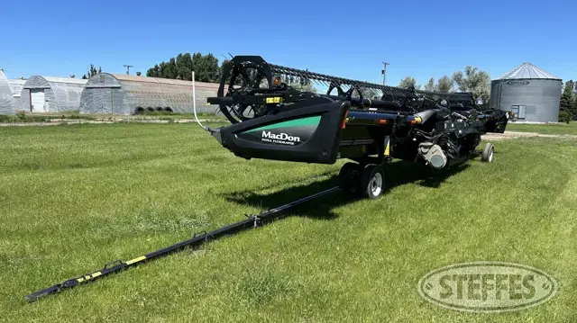 2014 MacDon FD75-S