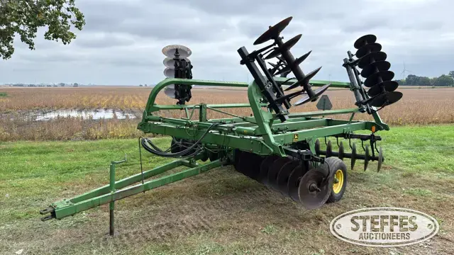 John Deere 235