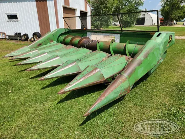 John Deere 653