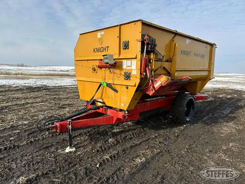 Knight 3042 Reel Auggie Forage Processing
