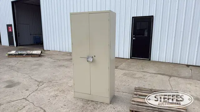 Storage cabinet
