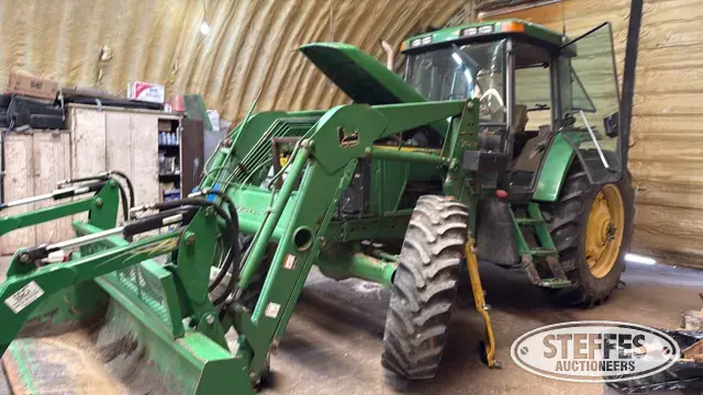 2002 John Deere 7410