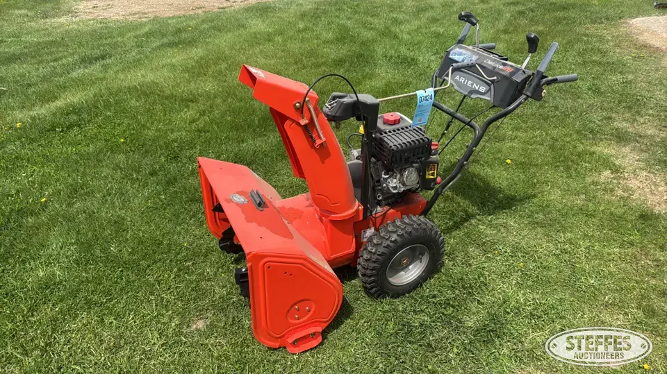 Ariens Deluxe 28 Self-Propelled Snowblower
