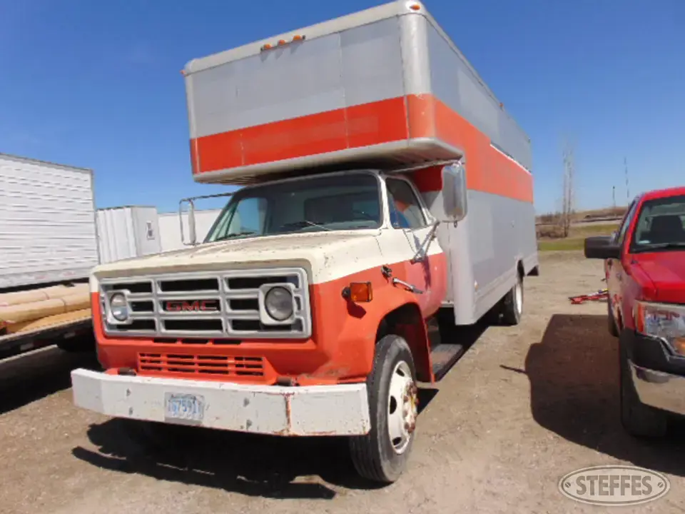 1987 GMC 7000 Sierra Van Truck