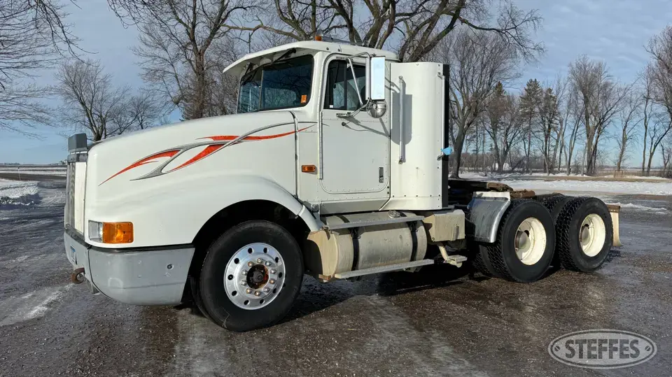 1991 International 9400 Conventional Truck without Sleeper