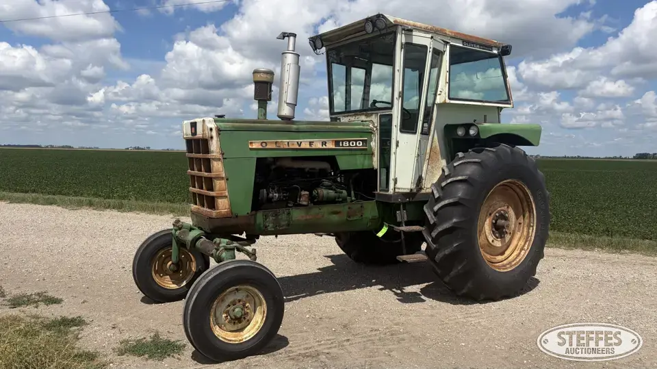 1965 Oliver 1800 2WD Tractor