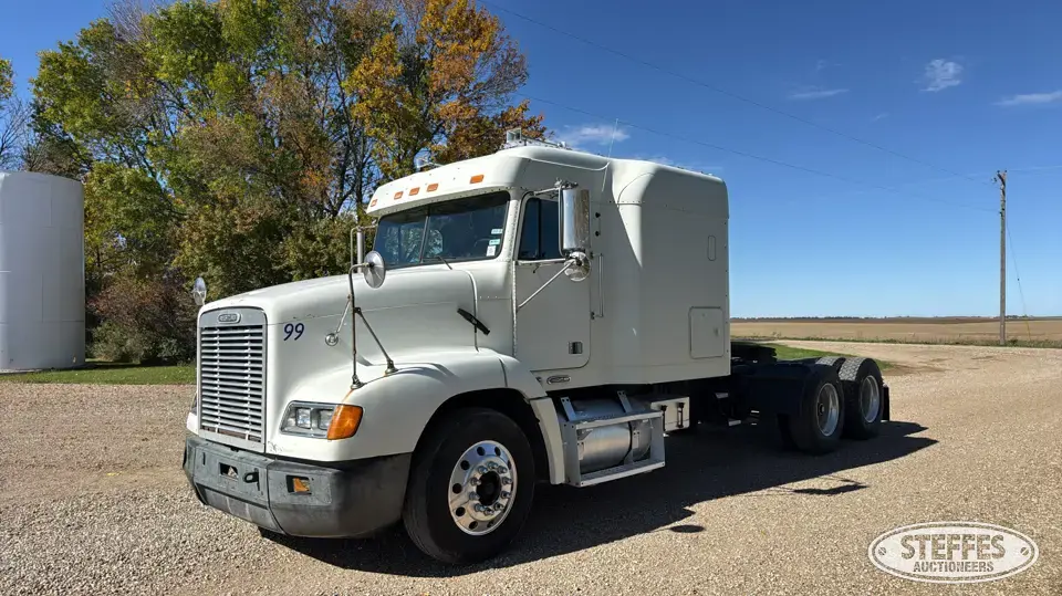1999 Freightliner Conventional Truck with Sleeper