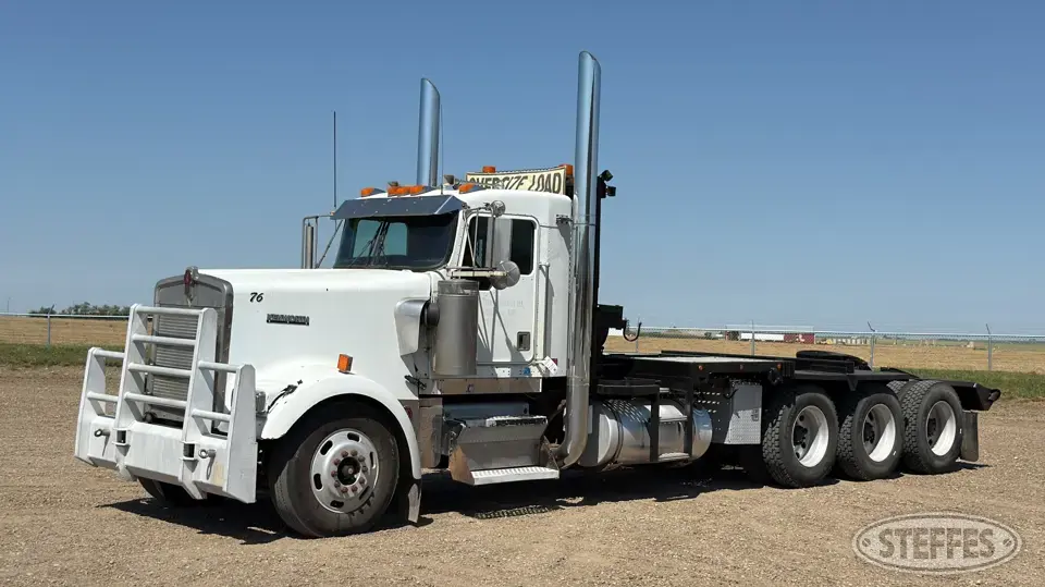 2004 Kenworth W900 Winch Truck