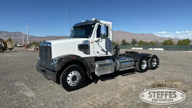 2018 Freightliner SD122