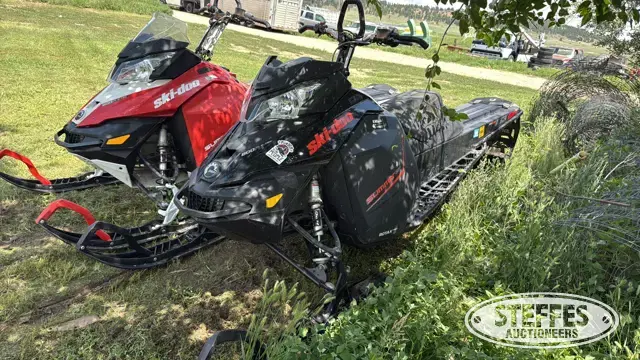 2015 Ski-Doo Summit SP
