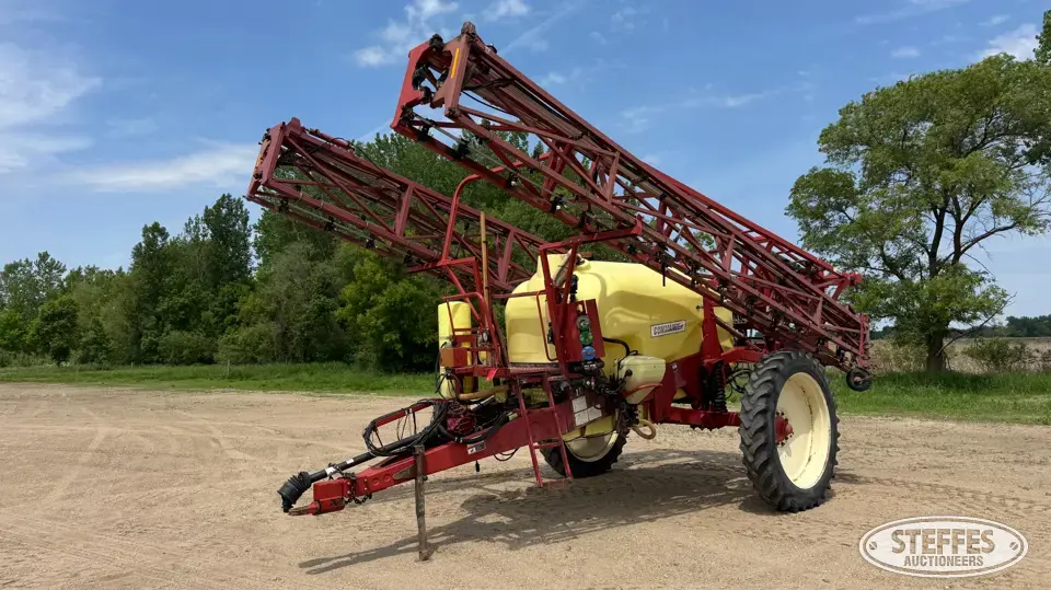 Hardi Commander 1200 Pull-Type Sprayer