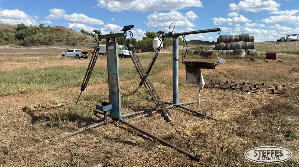 (2) Cattle oilers Livestock Equipment-Other