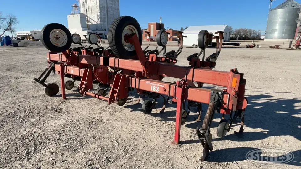 International 183 Row Crop Cultivator
