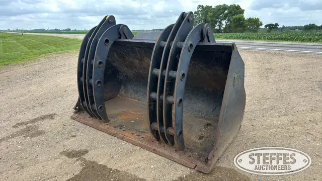 CAT 924G loader grapple bucket