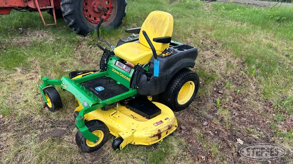 John Deere Z465 Zero Turn Mower